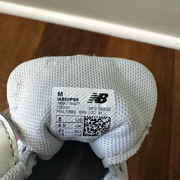 Baby Girl New Balance Sneaker - Picture 4 of 4
